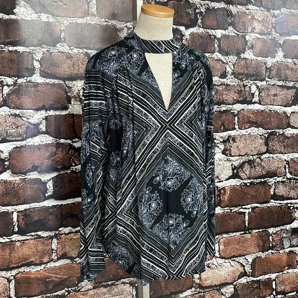 Free People Tunic Womens Small S Black Blouse Keyhole Long Sleeve Geometric